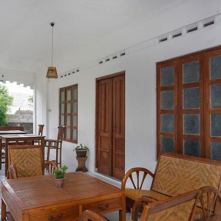 Hotel Oyo 287 Rumah Eyang Near Rsud Kota Yogyakarta Esterno foto