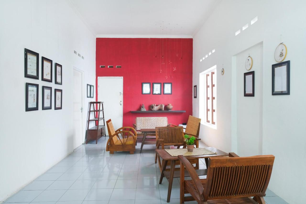 Hotel Oyo 287 Rumah Eyang Near Rsud Kota Yogyakarta Esterno foto