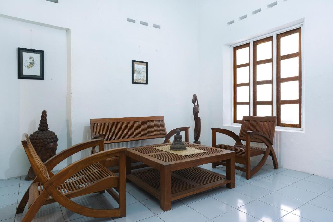 Hotel Oyo 287 Rumah Eyang Near Rsud Kota Yogyakarta Esterno foto