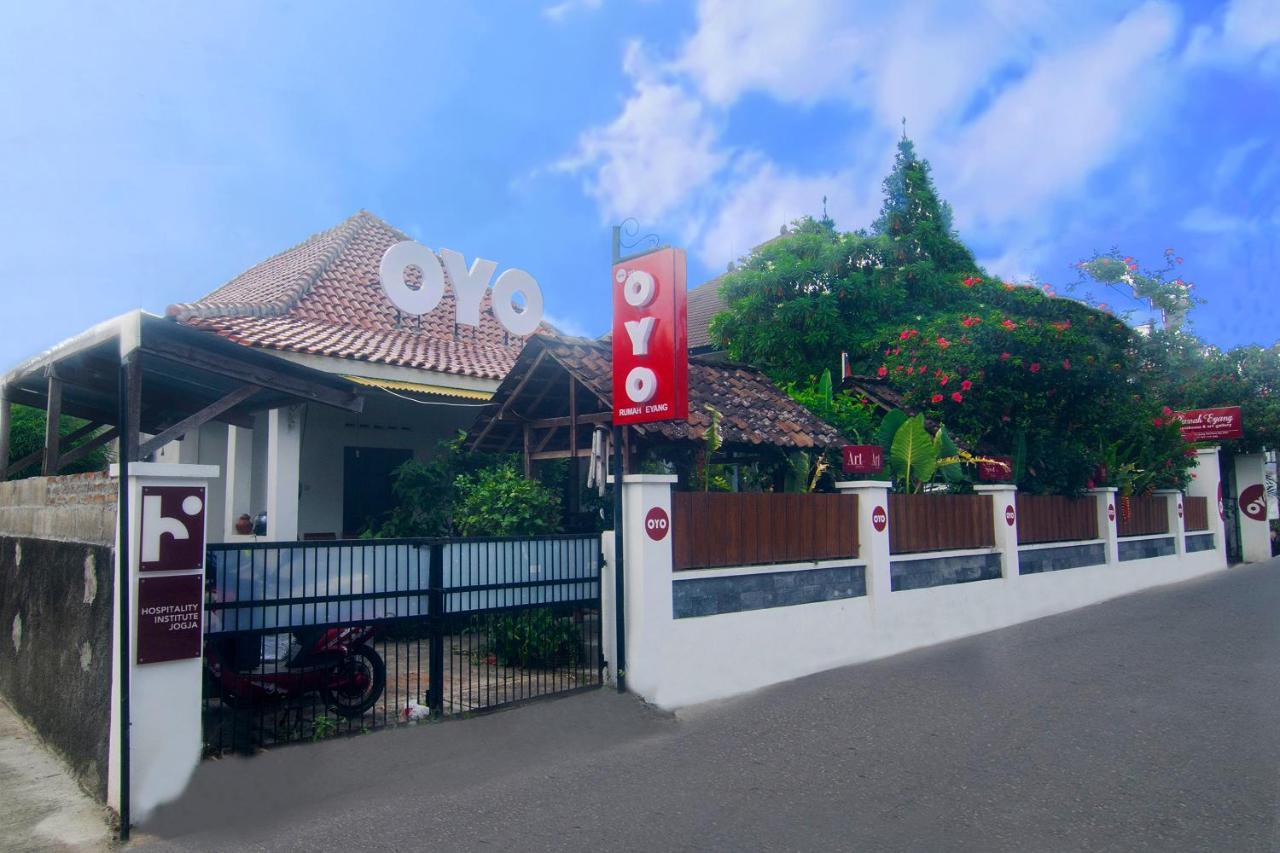 Hotel Oyo 287 Rumah Eyang Near Rsud Kota Yogyakarta Esterno foto